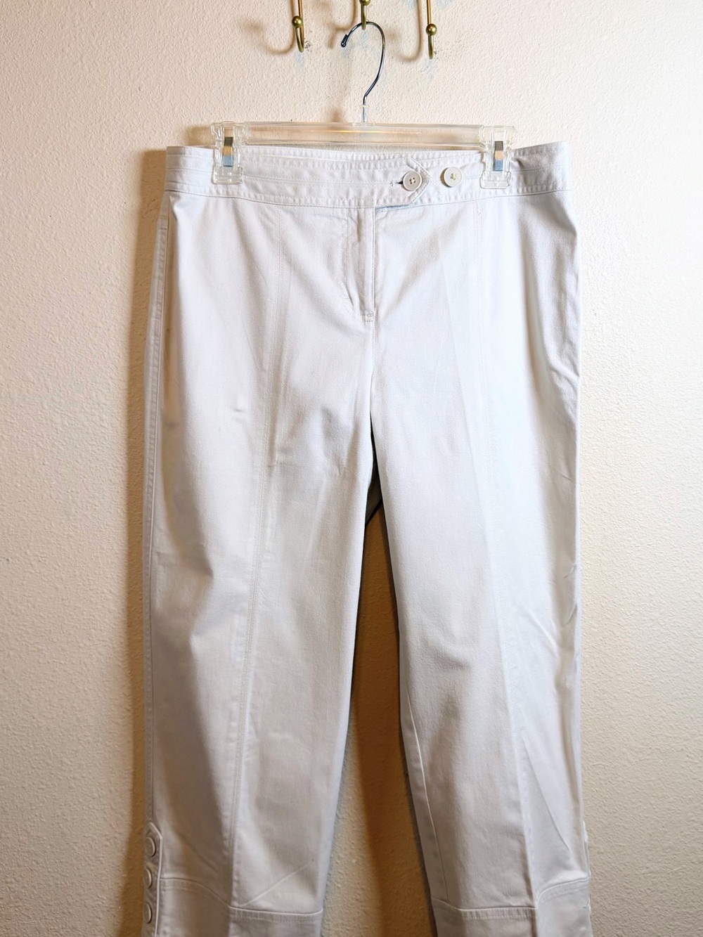 LOFT Ivory Stretch Cotton Capri Pants with Buttons on Hem. Size 10